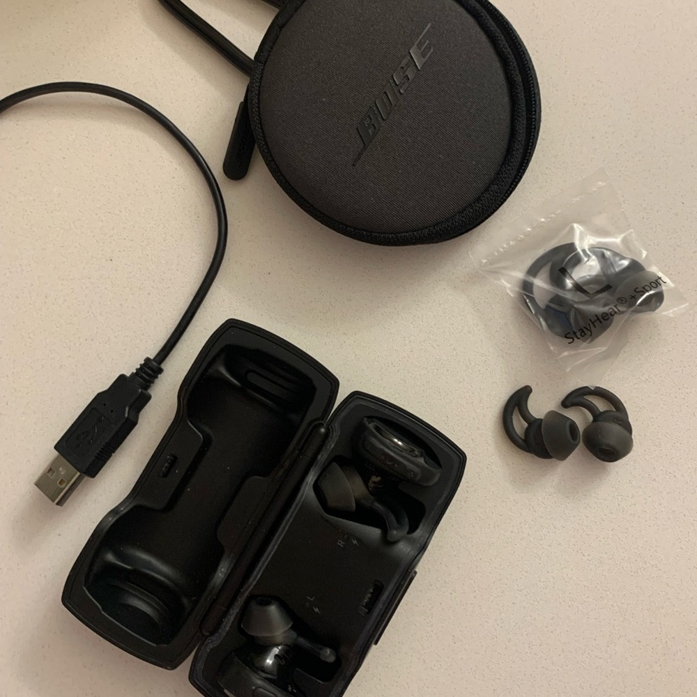 Bose SoundSport Earbud Bluetooth Earphones - Black